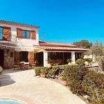 Villa Magnifique - Piscine - Climatisation - 4 - 8 Personnes *