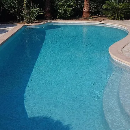Magnifique - Piscine - Climatisation - 4 - 8 Personnes *